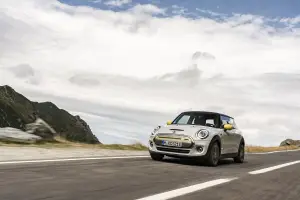 Mini Cooper SE - Transfagarasan Road