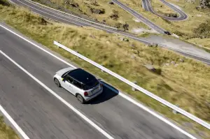 Mini Cooper SE - Transfagarasan Road