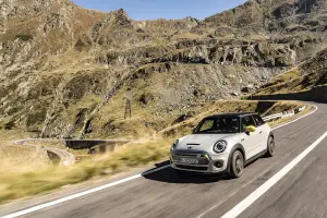 Mini Cooper SE - Transfagarasan Road - 16