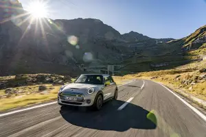 Mini Cooper SE - Transfagarasan Road