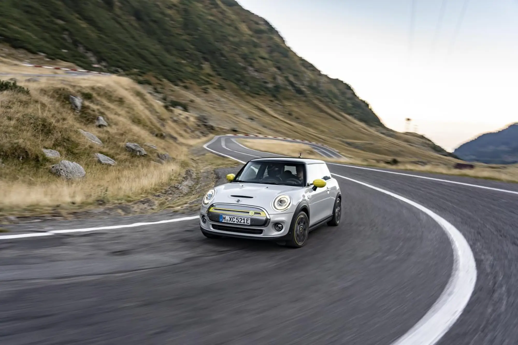 Mini Cooper SE - Transfagarasan Road - 1