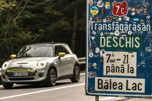 Mini Cooper SE - Transfagarasan Road