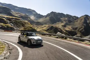 Mini Cooper SE - Transfagarasan Road