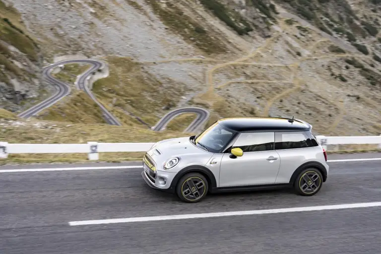 Mini Cooper SE - Transfagarasan Road - 5