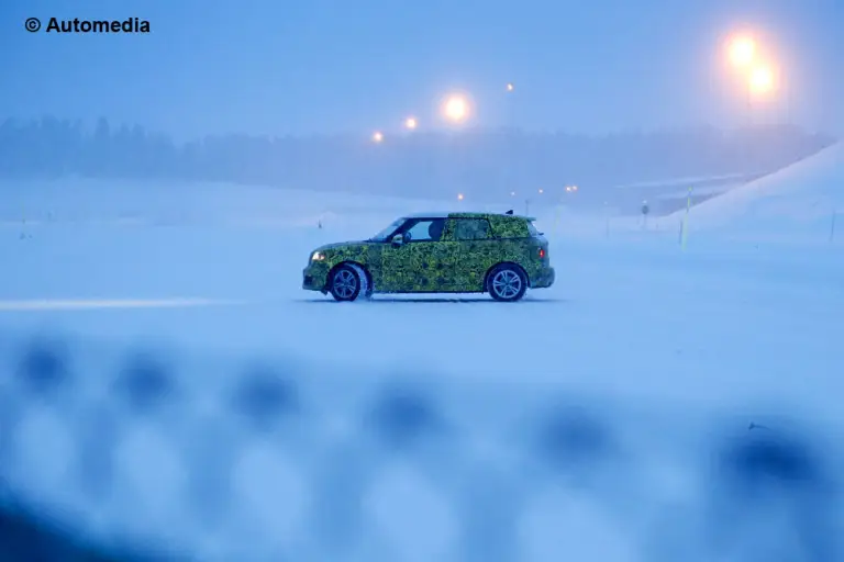 MINI Countryman 2017 - Foto spia 20-01-2015 - 8