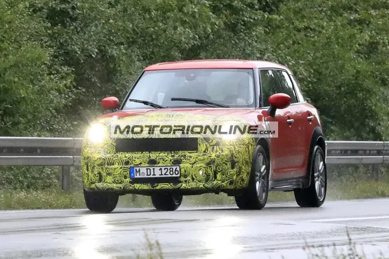 Mini Countryman facelift - Foto spia 24-9-2019 - 2