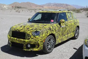 Mini Countryman Hybrid Plug In foto spia seconda generazione 