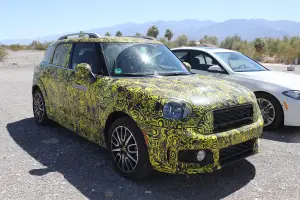 Mini Countryman Hybrid Plug In foto spia seconda generazione 