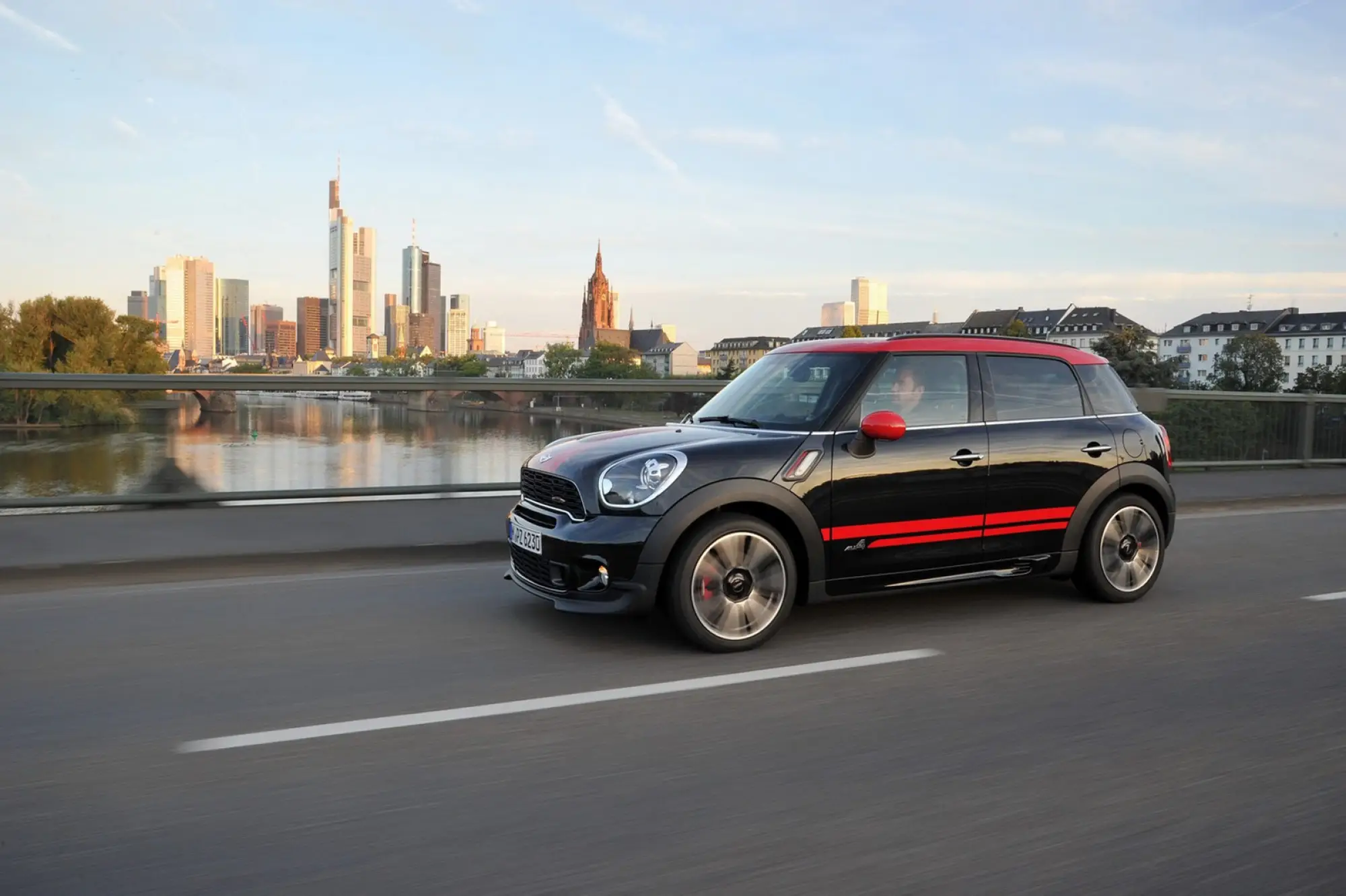 MINI Countryman JCW 2012 nuove immagini - 3