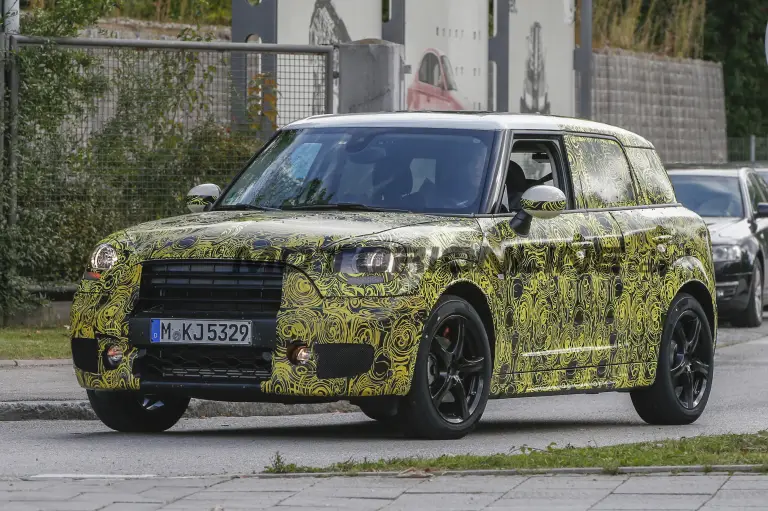 MINI Countryman MY 2017 - Foto spia 05-10-2015 - 1