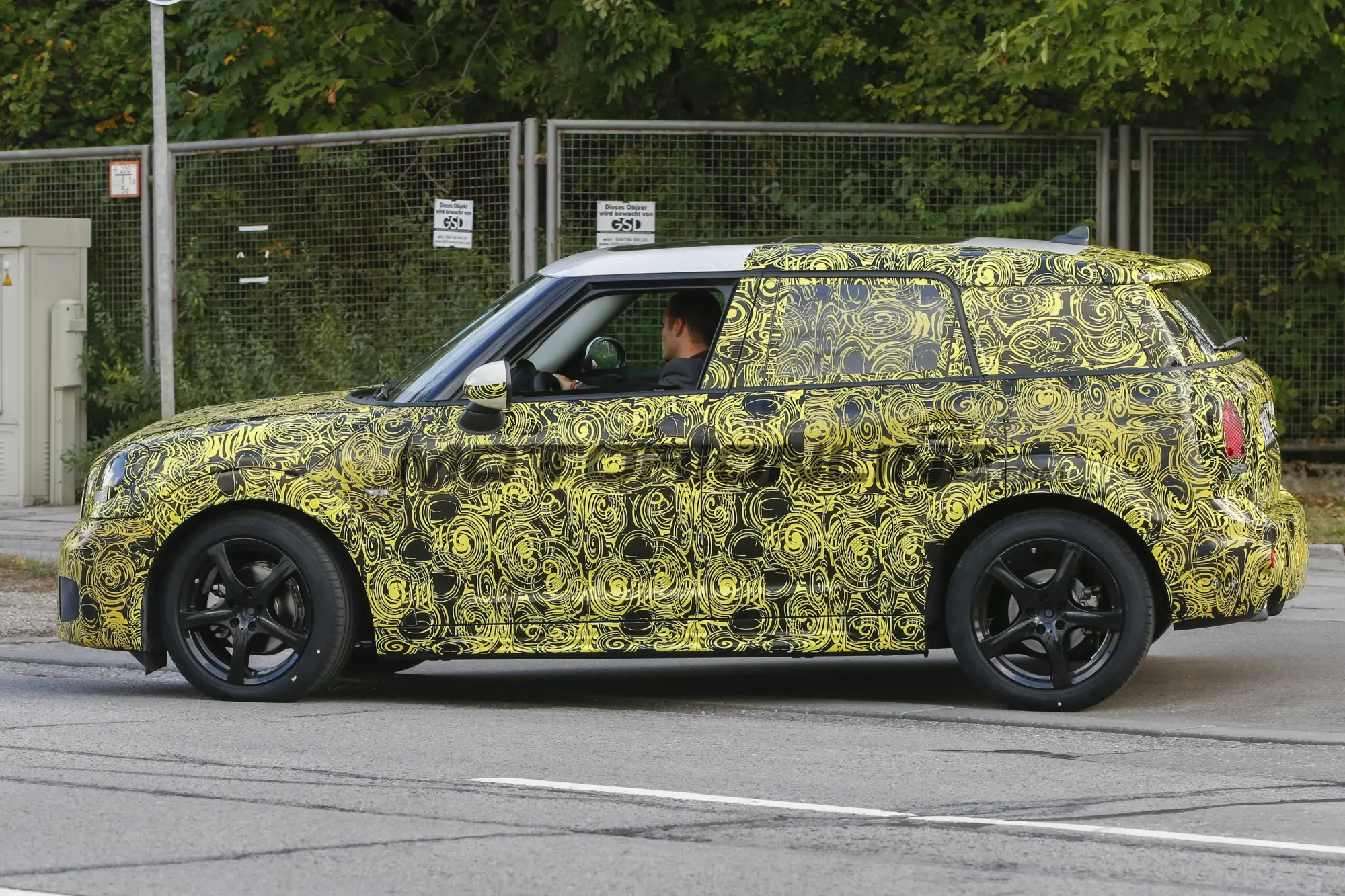 MINI Countryman MY 2017 - Foto spia 05-10-2015 - 4