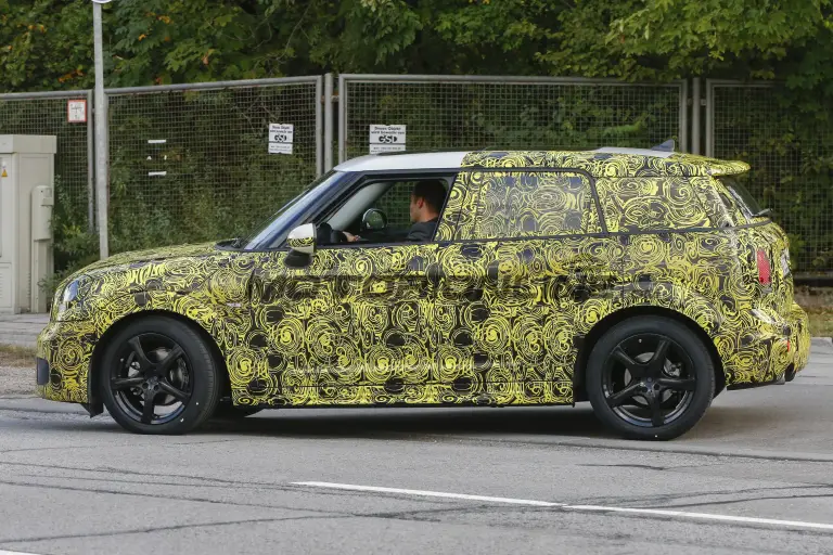 MINI Countryman MY 2017 - Foto spia 05-10-2015 - 4
