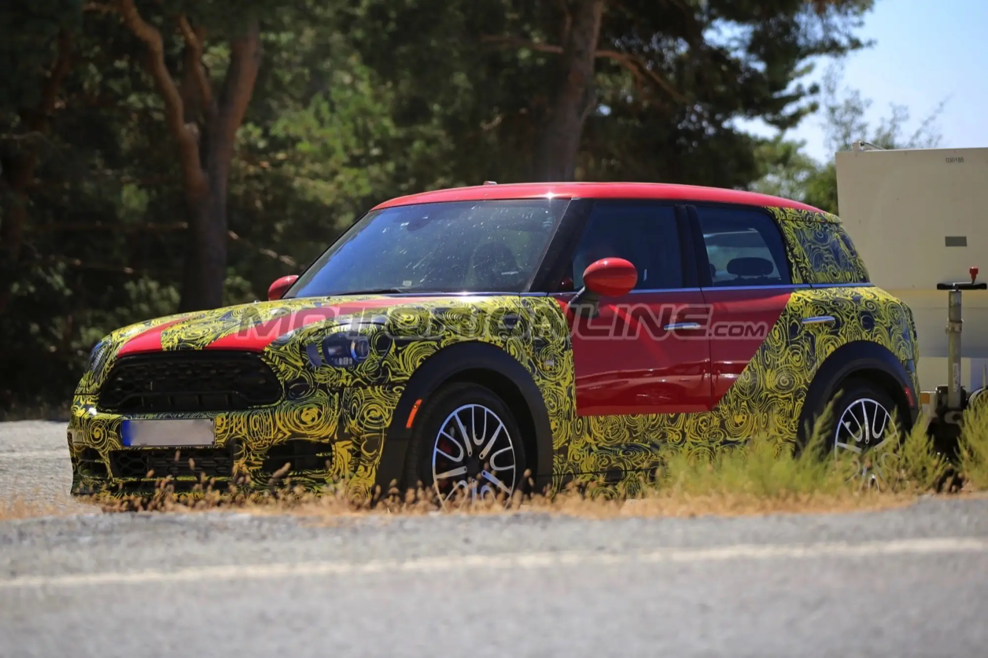MINI Countryman MY 2017 - Foto spia 09-08-2016 - 2