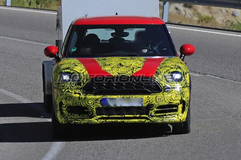MINI Countryman MY 2017 - Foto spia 09-08-2016 - 4
