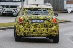 MINI Countryman MY 2017 - Foto spia 19-01-2016 - 10