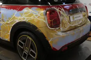 MINI Full Electric - 80 anni di Flash 