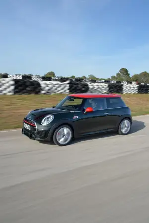 MINI John Cooper Works 2015 - 121