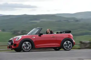 MINI John Cooper Works Cabrio 2016 - 27