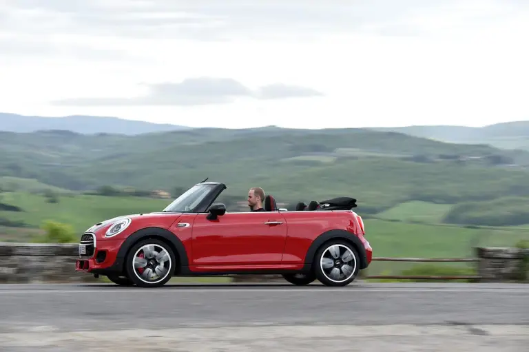 MINI John Cooper Works Cabrio 2016 - 28