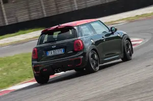 MINI John Cooper Works Challenge Edition - 2