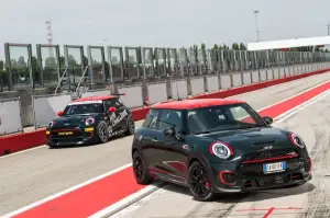 MINI John Cooper Works Challenge Edition - 7