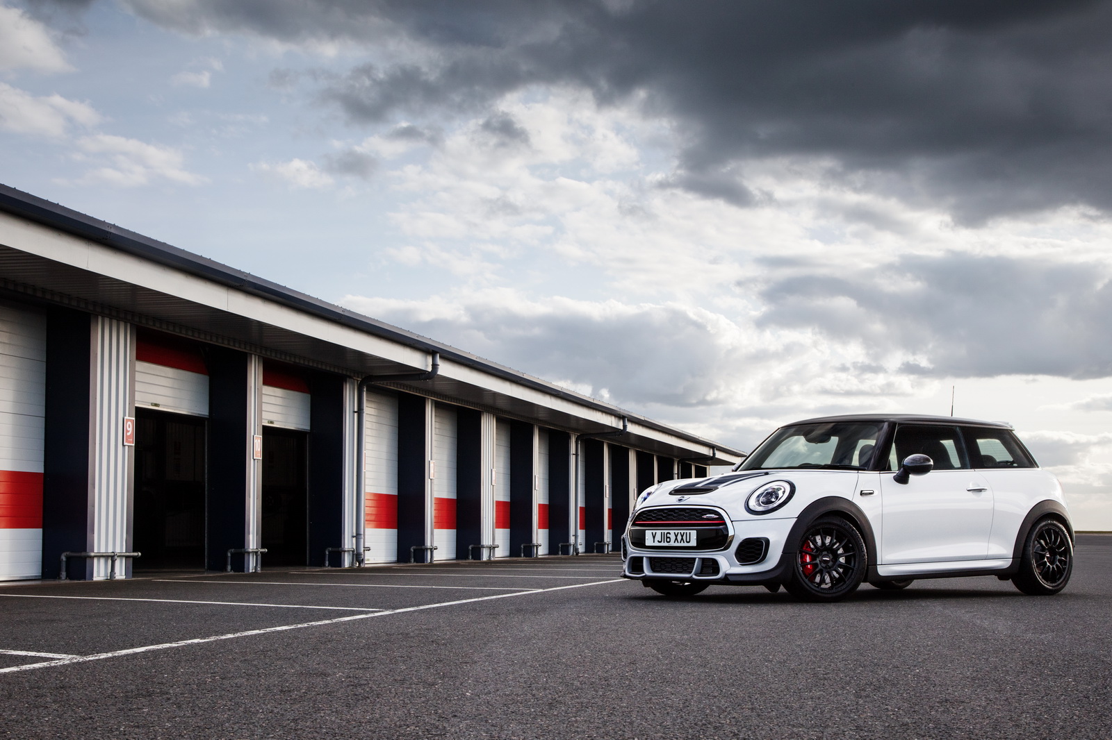 MINI John Cooper Works Challenge