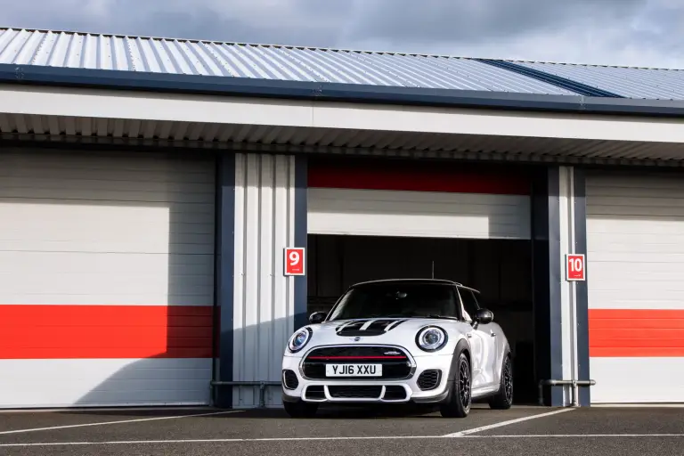 MINI John Cooper Works Challenge - 3