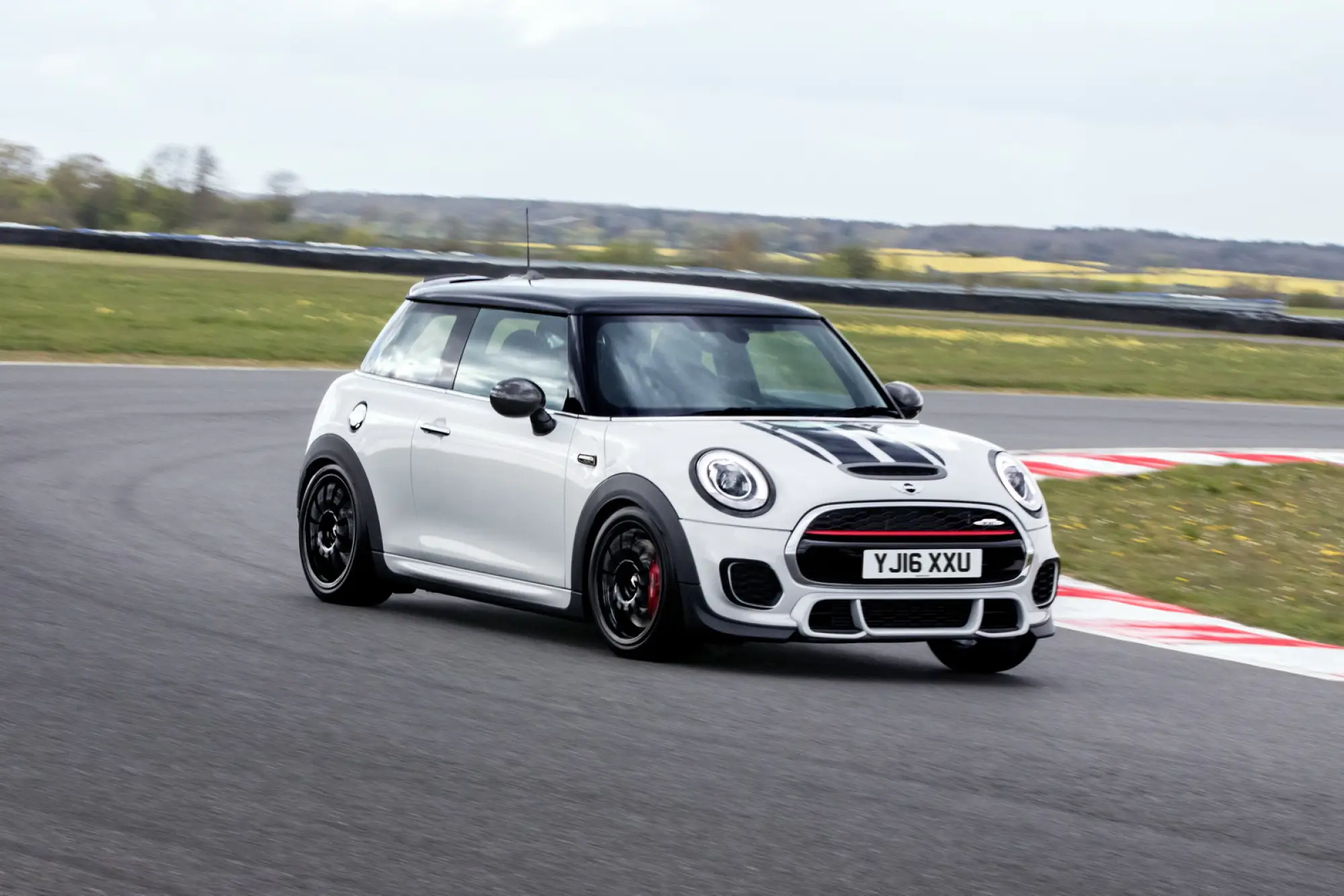 MINI John Cooper Works Challenge - 5