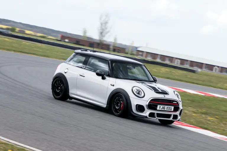 MINI John Cooper Works Challenge - 7