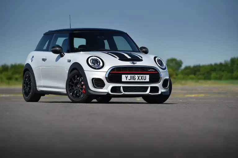 MINI John Cooper Works Challenge - 8