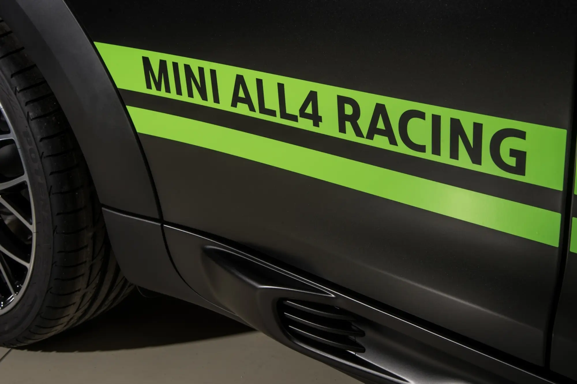 MINI John Cooper Works Countryman ALL4 Dakar Winner 2013 - 9