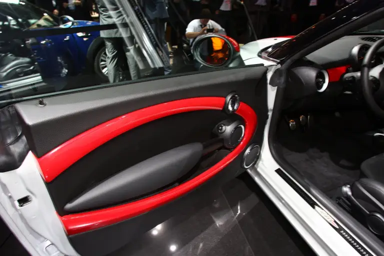 MINI JOHN COOPER WORKS - 1
