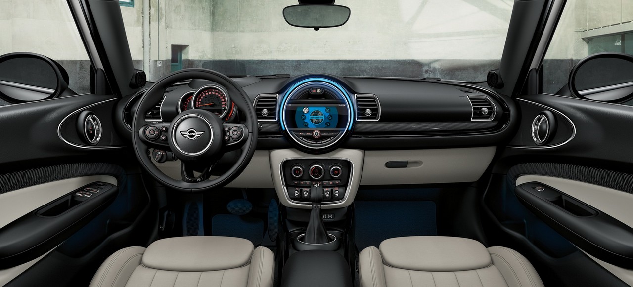 MINI-MY-2017-COCKPIT