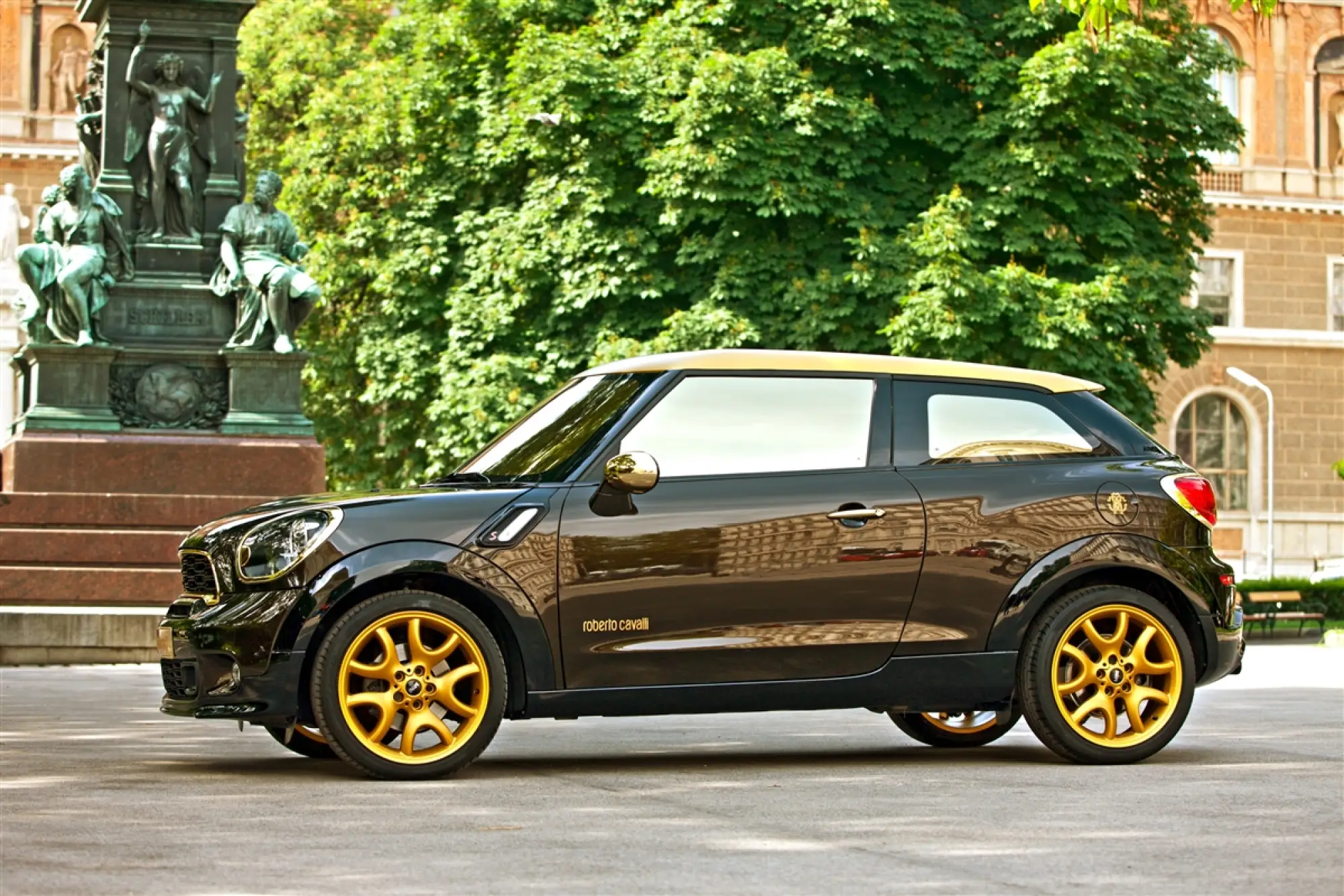 MINI Paceman by Roberto Cavalli - Life Ball 2013 - 7