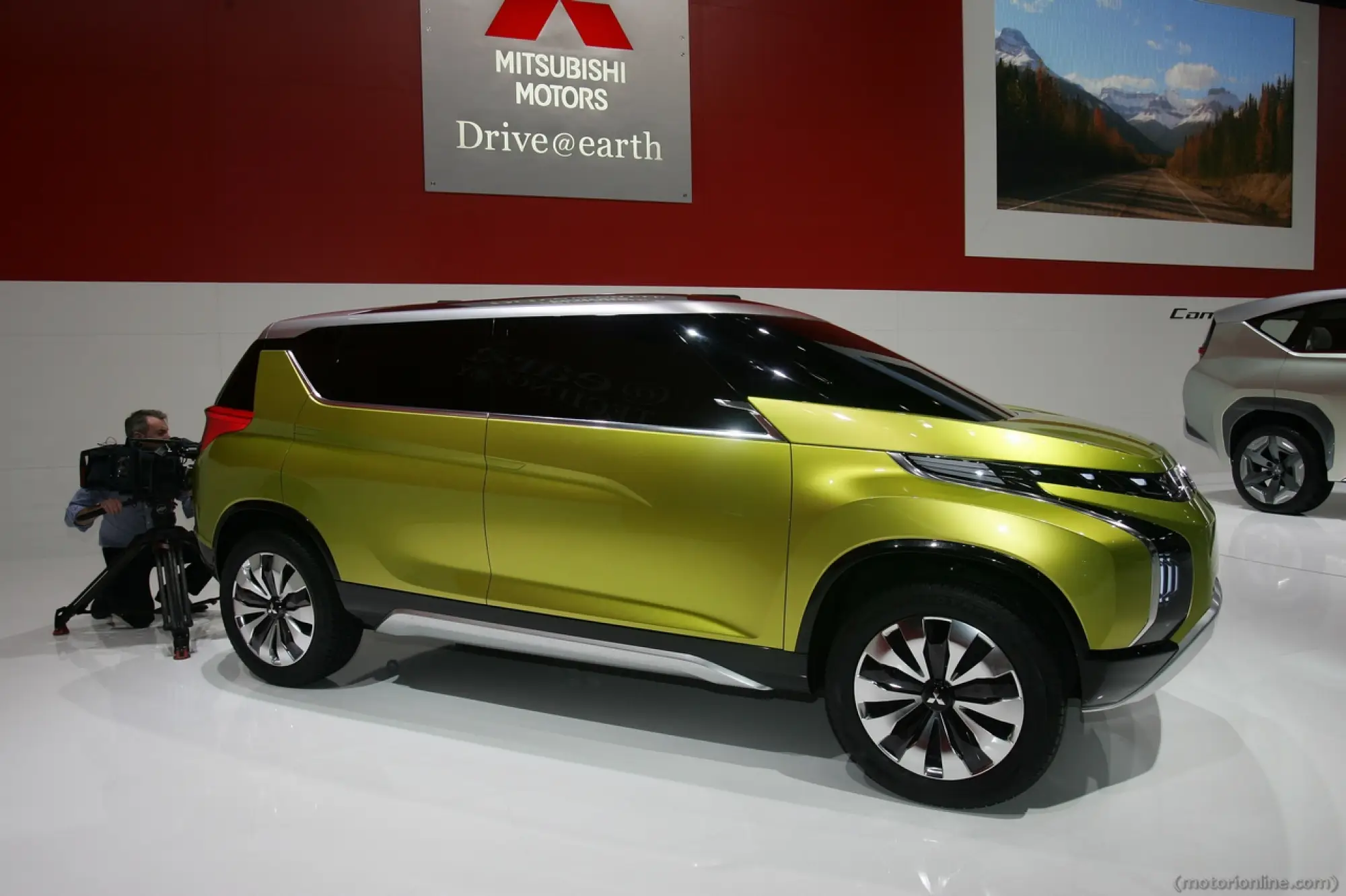 Mitsubishi Concept AR - Salone di Ginevra 2014 - 5