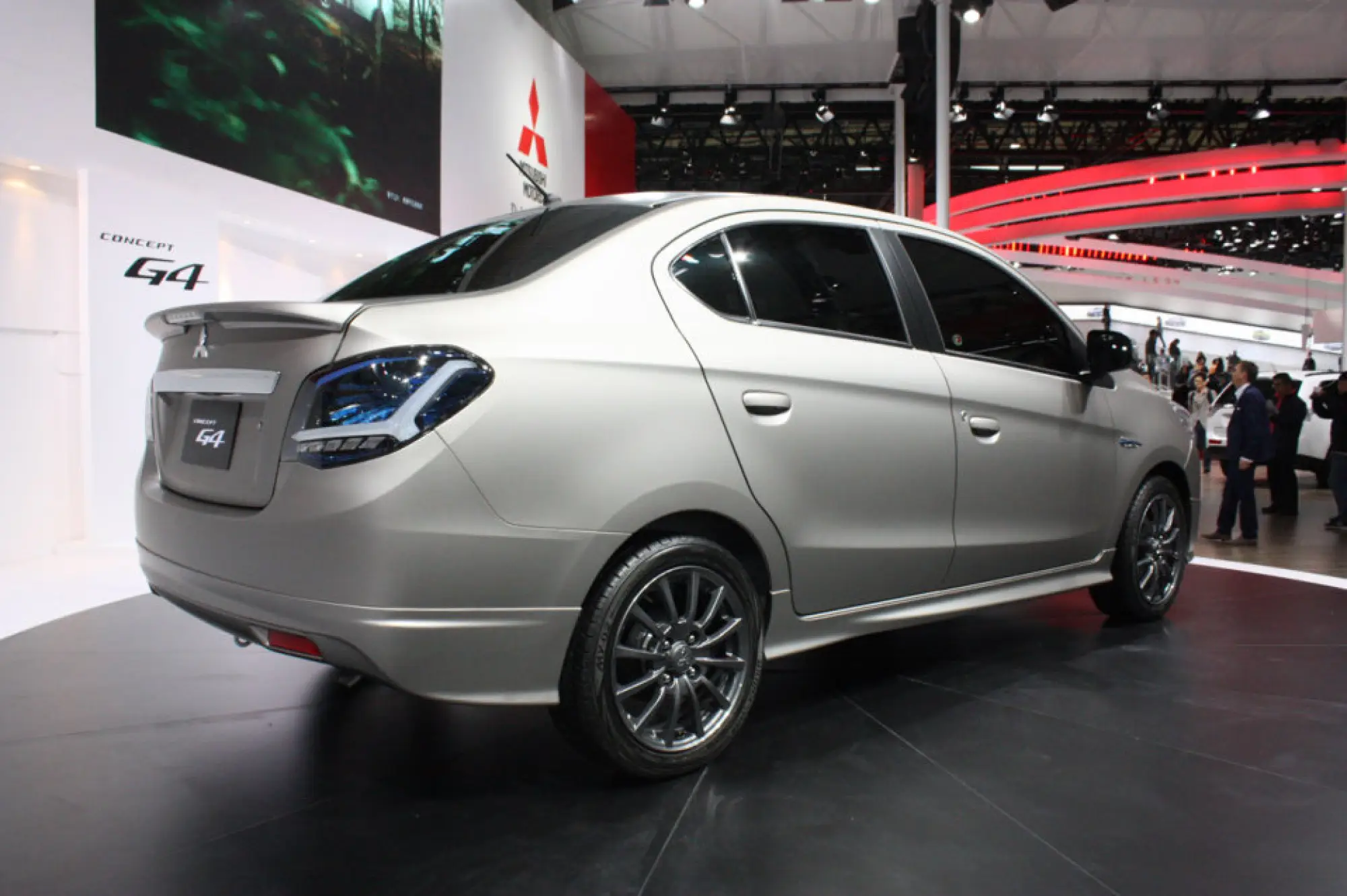Mitsubishi Concept G4 - Salone di Shanghai 2013 - 3