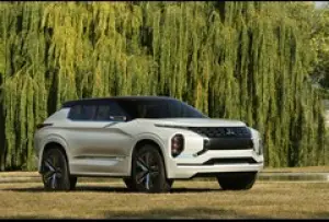 Mitsubishi Concept GT-PHEV foto stampa Salone di Parigi 2016 - 21