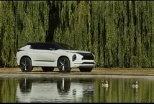 Mitsubishi Concept GT-PHEV foto stampa Salone di Parigi 2016 - 22