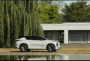 Mitsubishi Concept GT-PHEV foto stampa Salone di Parigi 2016 - 23