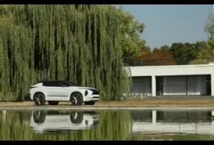 Mitsubishi Concept GT-PHEV foto stampa Salone di Parigi 2016 - 24