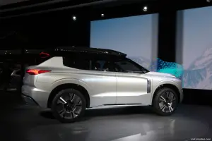 Mitsubishi Engelberg Tourer - Salone di Ginevra 2019 - 11