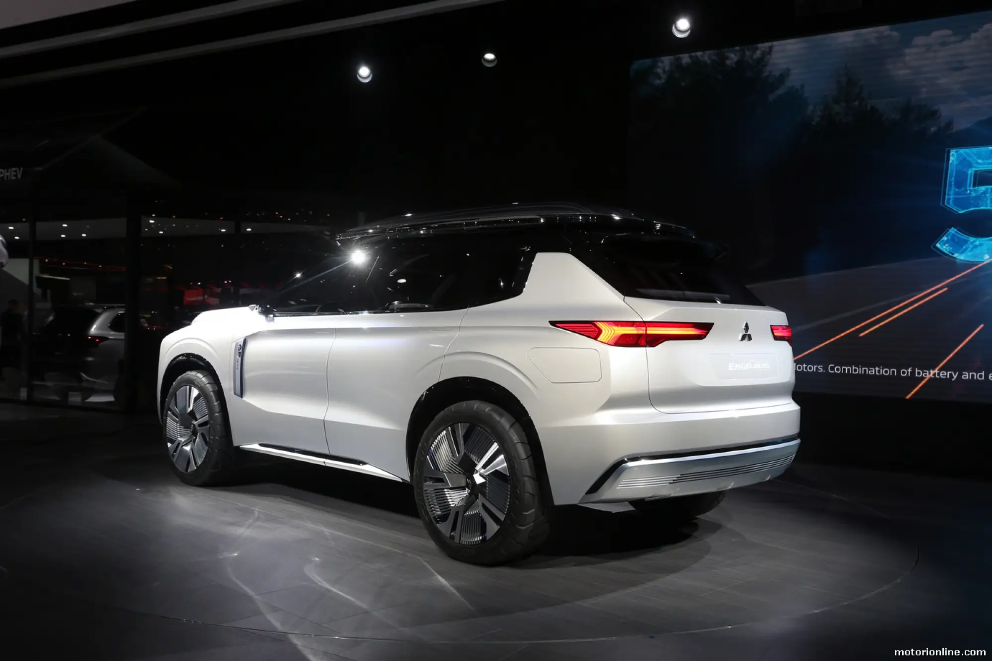 Mitsubishi Engelberg Tourer - Salone di Ginevra 2019 - 16