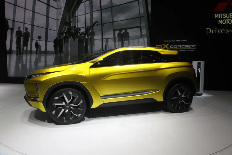 Mitsubishi EX Concept - Salone di Ginevra 2016 - 7