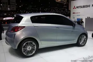 Mitsubishi Global Small Ginevra 2011