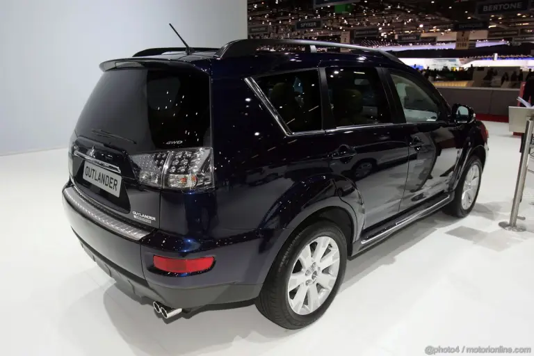 Mitsubishi Outlander Ginevra 2011 - 3