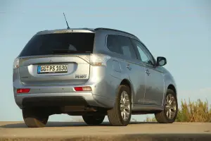 Mitsubishi Outlander PHEV 2014 - 2