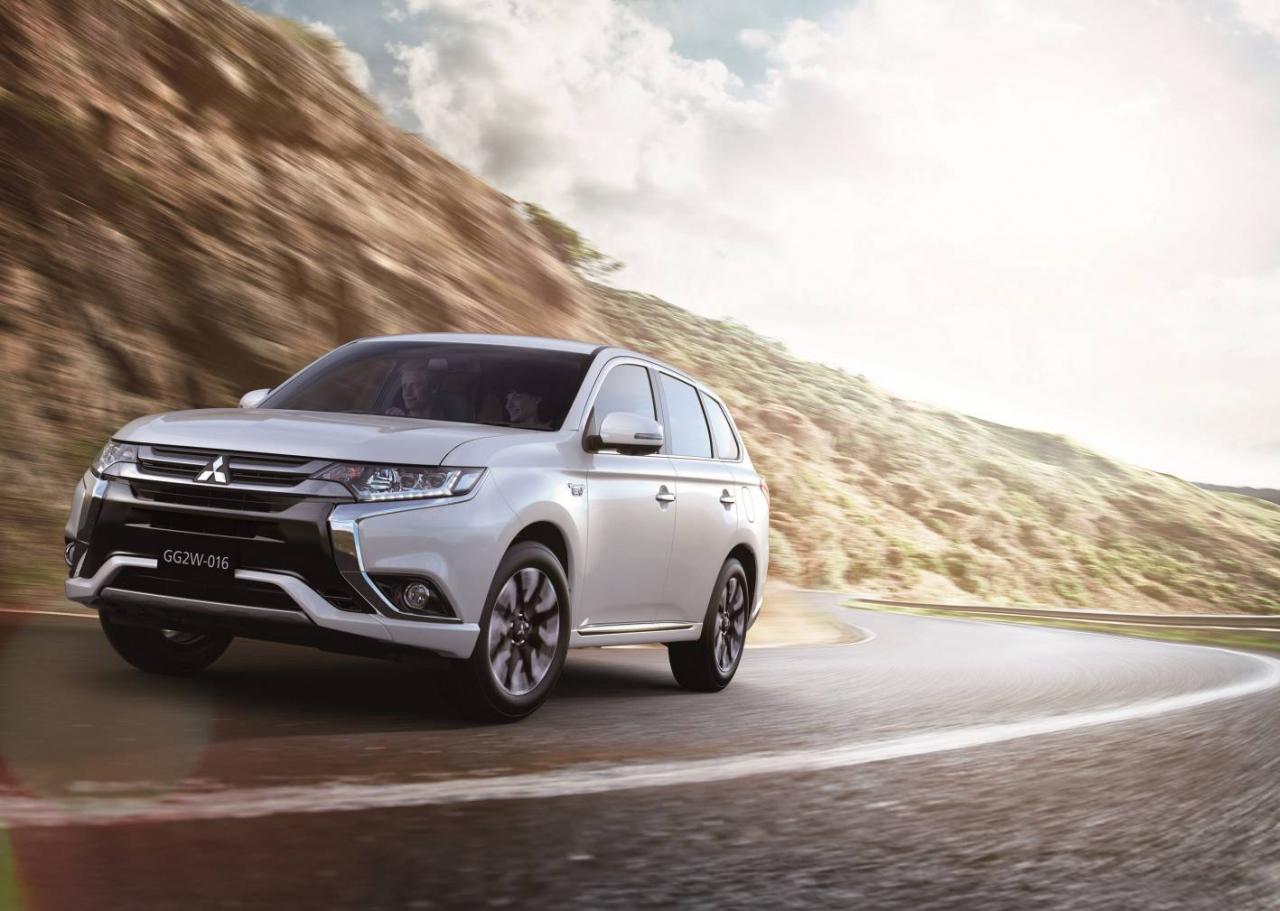 Mitsubishi Outlander PHEV 2016