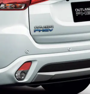 Mitsubishi Outlander PHEV 2016