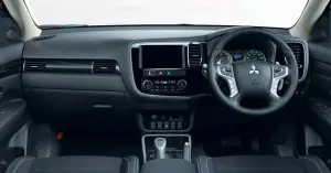 Mitsubishi Outlander PHEV 2016