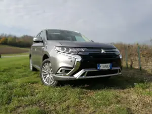 Mitsubishi Outlander PHEV 2019 - Test Drive in Anteprima  - 5